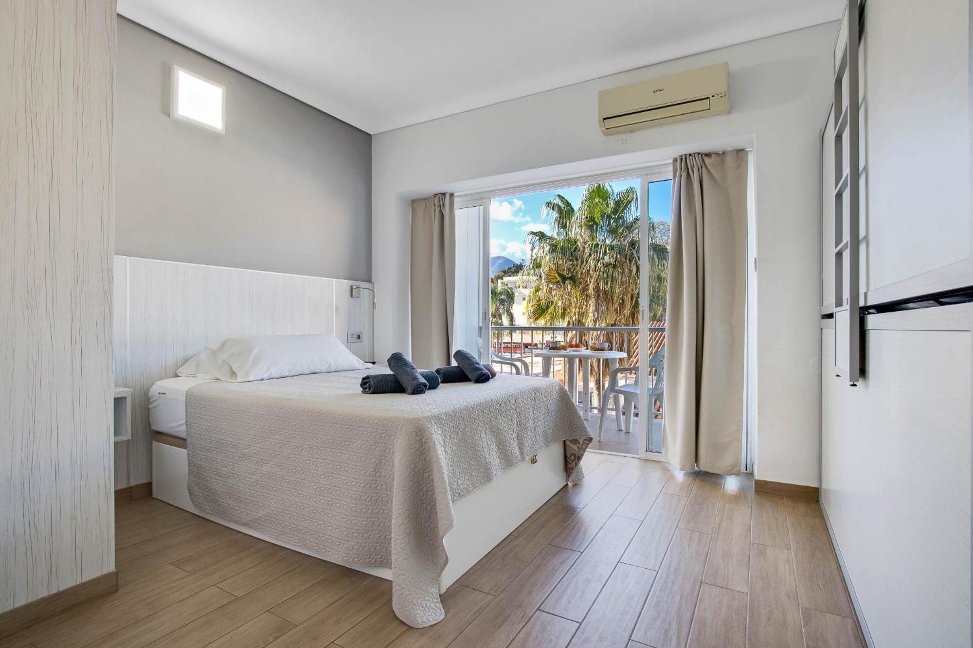 Carihuela Palace 418 By Ivi Real Estate Torremolinos Ngoại thất bức ảnh