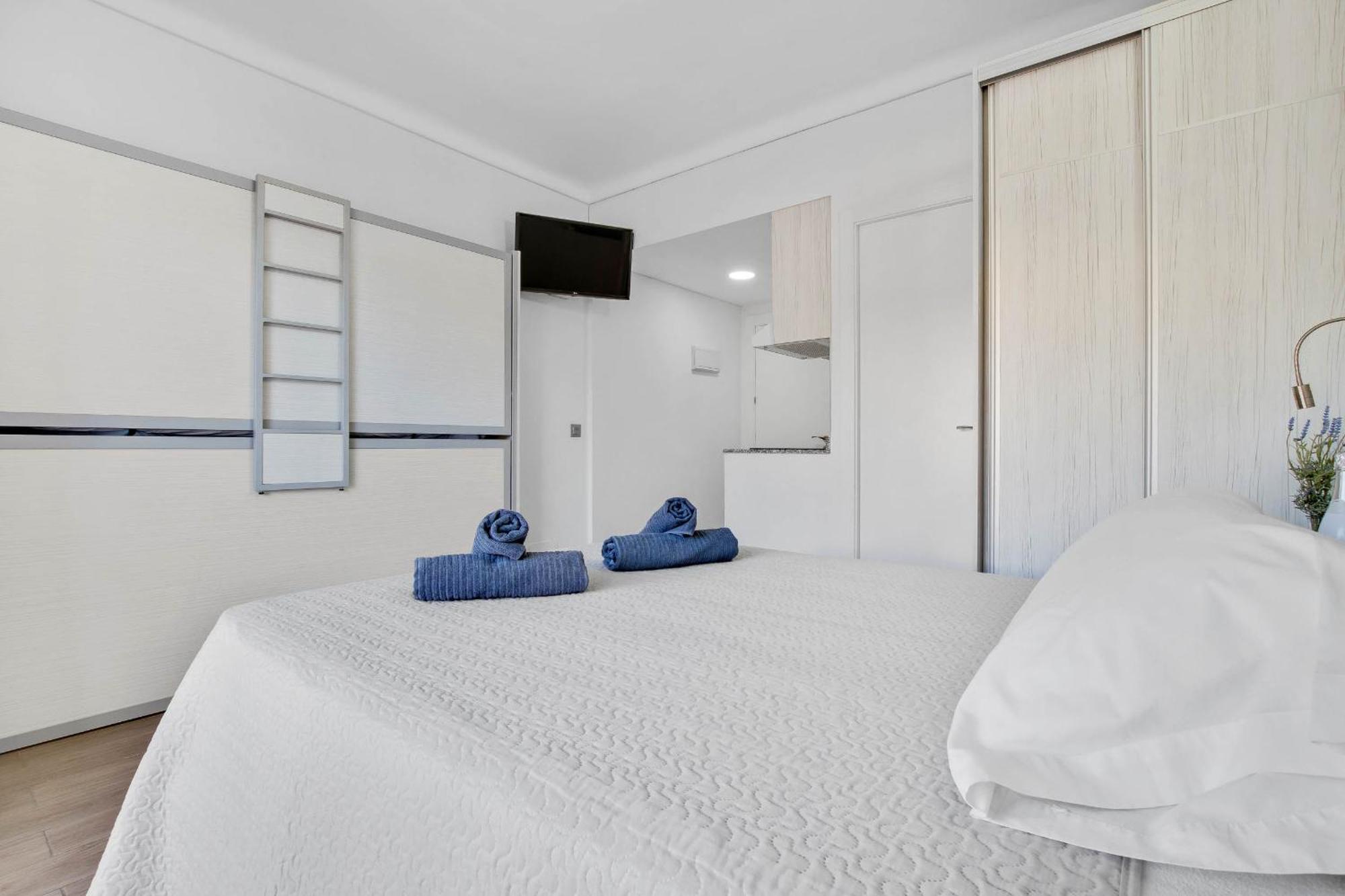 Carihuela Palace 418 By Ivi Real Estate Torremolinos Ngoại thất bức ảnh